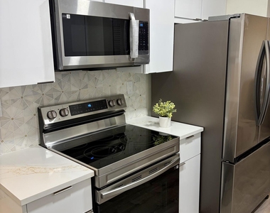 1357 Nw 94th Way - Photo Thumbnail 7