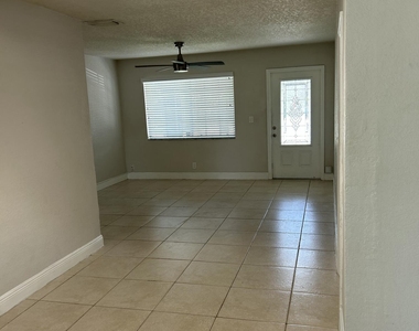 61 Nw 47th Street - Photo Thumbnail 7