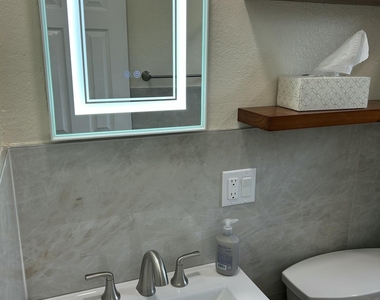 61 Nw 47th Street - Photo Thumbnail 9