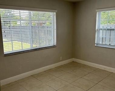 61 Nw 47th Street - Photo Thumbnail 11