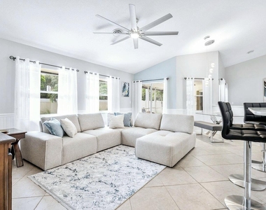 12898 Buckland Street - Photo Thumbnail 3