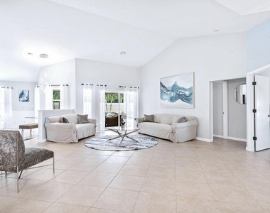 12898 Buckland Street - Photo Thumbnail 4