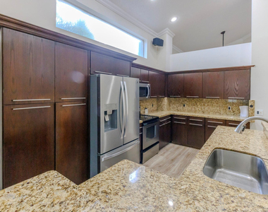 4082 Trenton Avenue - Photo Thumbnail 12