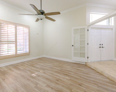 4082 Trenton Avenue - Photo Thumbnail 2