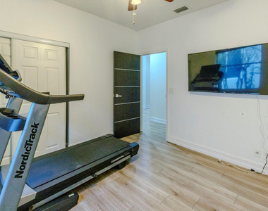 4082 Trenton Avenue - Photo Thumbnail 18