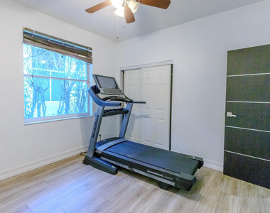 4082 Trenton Avenue - Photo Thumbnail 19