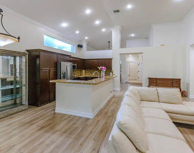 4082 Trenton Avenue - Photo Thumbnail 10