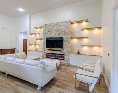 4082 Trenton Avenue - Photo Thumbnail 11