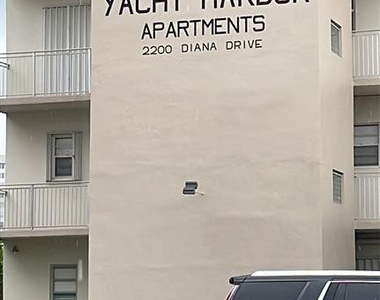 2200 Diana Drive - Photo Thumbnail 12