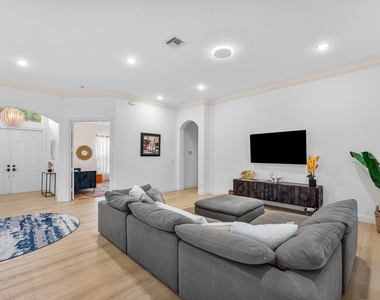 2068 Wightman Drive - Photo Thumbnail 5
