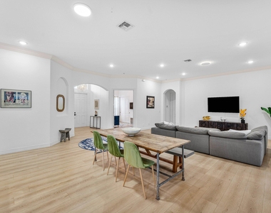 2068 Wightman Drive - Photo Thumbnail 10