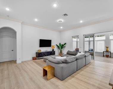 2068 Wightman Drive - Photo Thumbnail 15
