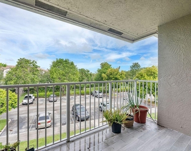 5011 Wiles Road - Photo Thumbnail 15