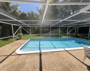 3205 Nw 87th Avenue - Photo Thumbnail 24
