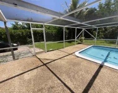 3205 Nw 87th Avenue - Photo Thumbnail 23