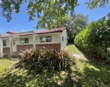 3205 Nw 87th Avenue - Photo Thumbnail 4