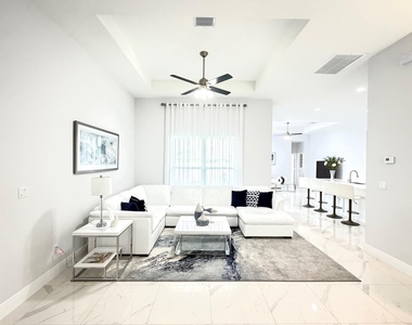 363 Sw Becker Road - Photo Thumbnail 4