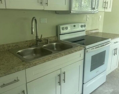 3081 Virginia Street - Photo Thumbnail 4