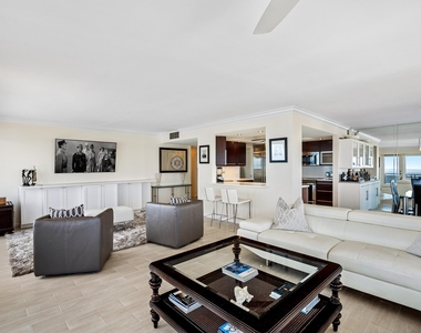 2066 N Ocean Boulevard - Photo Thumbnail 8