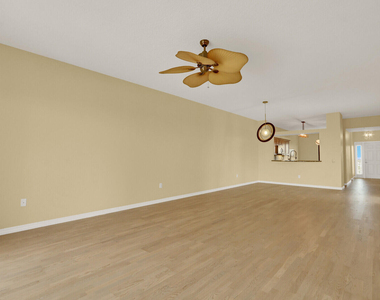 370 Golfview Road - Photo Thumbnail 11