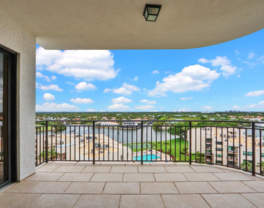 370 Golfview Road - Photo Thumbnail 32