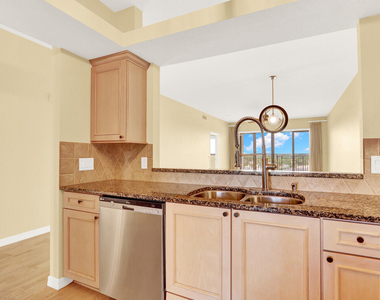 370 Golfview Road - Photo Thumbnail 16