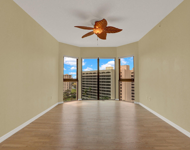 370 Golfview Road - Photo Thumbnail 2