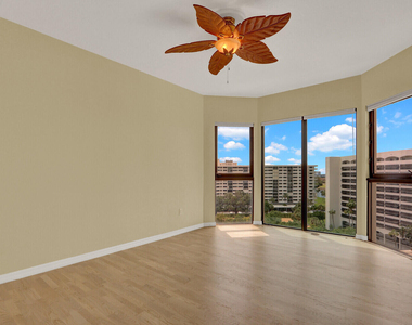 370 Golfview Road - Photo Thumbnail 3