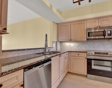 370 Golfview Road - Photo Thumbnail 13