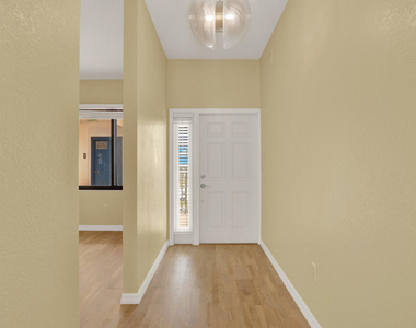 370 Golfview Road - Photo Thumbnail 1