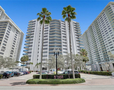 3430 Galt Ocean Drive - Photo Thumbnail 34