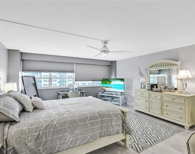 3430 Galt Ocean Drive - Photo Thumbnail 19
