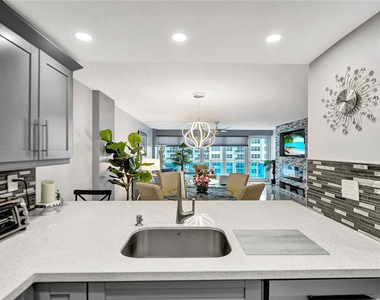 3430 Galt Ocean Drive - Photo Thumbnail 17