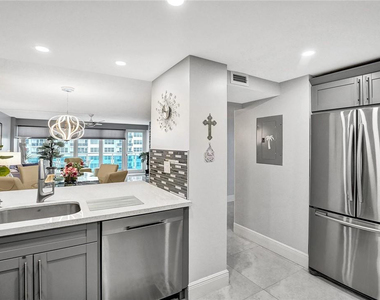 3430 Galt Ocean Drive - Photo Thumbnail 16