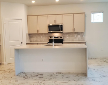 1949 Ne Ocean Dunes Drive - Photo Thumbnail 11