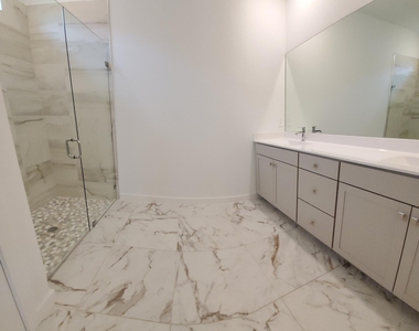 1949 Ne Ocean Dunes Drive - Photo Thumbnail 21