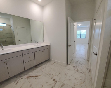 1949 Ne Ocean Dunes Drive - Photo Thumbnail 23