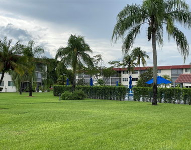 9420 S Hollybrook Lake Drive - Photo Thumbnail 16