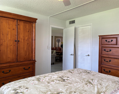 9420 S Hollybrook Lake Drive - Photo Thumbnail 8