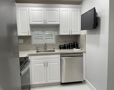 9420 S Hollybrook Lake Drive - Photo Thumbnail 1