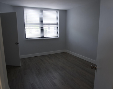 213 Lake Pointe Drive - Photo Thumbnail 19
