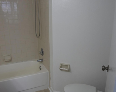 213 Lake Pointe Drive - Photo Thumbnail 23