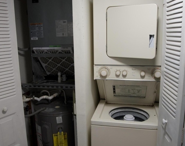 213 Lake Pointe Drive - Photo Thumbnail 9