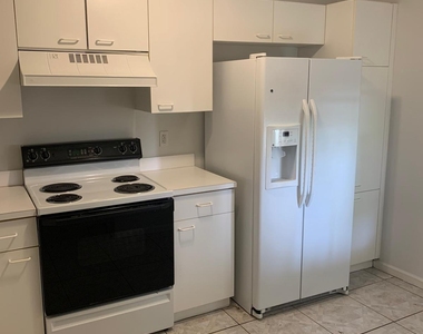 4923 Sw 32nd Avenue - Photo Thumbnail 5