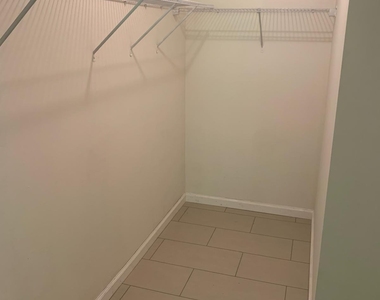 4923 Sw 32nd Avenue - Photo Thumbnail 3