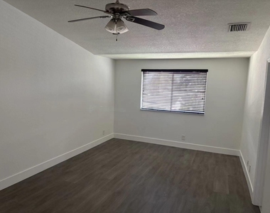 11500 Nw 33rd Street - Photo Thumbnail 8