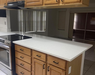 1538 Sw Neptune Avenue - Photo Thumbnail 8