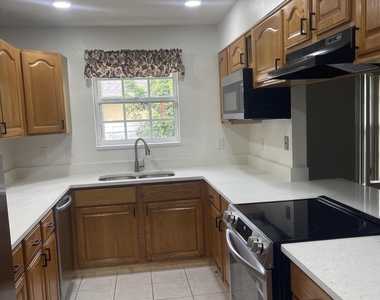 1538 Sw Neptune Avenue - Photo Thumbnail 7