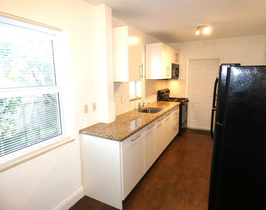 1528 Nw 1st Avenue - Photo Thumbnail 4