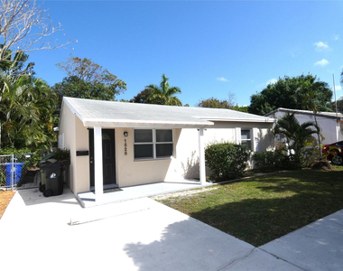 1528 Nw 1st Avenue - Photo Thumbnail 1